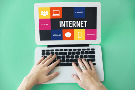 網絡郵件 從簡單文本到多媒體電子產品的演進與計算機網絡基石